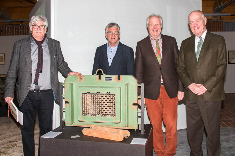 Gruppenfoto Ausstellungseröffnung